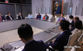 Autoridades nicaragüenses se reúnen con delegación de la República Popular China encabezada por Huang Xiaowei