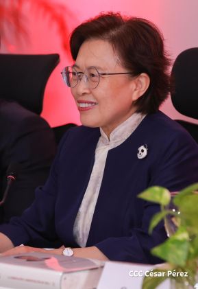 Autoridades nicaragüenses se reúnen con delegación de la República Popular China encabezada por Huang Xiaowei