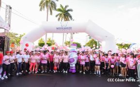  Caminata "Yo Corro por Ellas", por la prevención y lucha contra el cáncer de mama