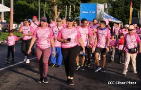  Caminata "Yo Corro por Ellas", por la prevención y lucha contra el cáncer de mama