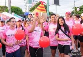  Caminata "Yo Corro por Ellas", por la prevención y lucha contra el cáncer de mama