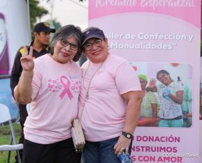  Caminata "Yo Corro por Ellas", por la prevención y lucha contra el cáncer de mama