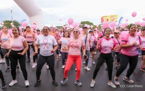  Caminata "Yo Corro por Ellas", por la prevención y lucha contra el cáncer de mama