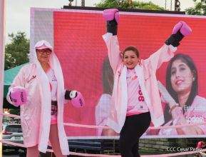  Caminata "Yo Corro por Ellas", por la prevención y lucha contra el cáncer de mama