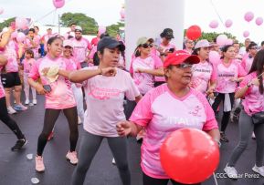  Caminata "Yo Corro por Ellas", por la prevención y lucha contra el cáncer de mama