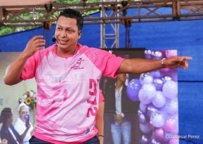  Caminata "Yo Corro por Ellas", por la prevención y lucha contra el cáncer de mama