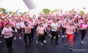  Caminata "Yo Corro por Ellas", por la prevención y lucha contra el cáncer de mama