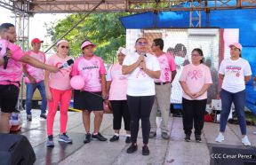  Caminata "Yo Corro por Ellas", por la prevención y lucha contra el cáncer de mama