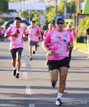  Caminata "Yo Corro por Ellas", por la prevención y lucha contra el cáncer de mama