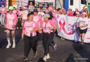  Caminata "Yo Corro por Ellas", por la prevención y lucha contra el cáncer de mama