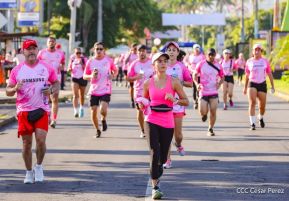  Caminata "Yo Corro por Ellas", por la prevención y lucha contra el cáncer de mama