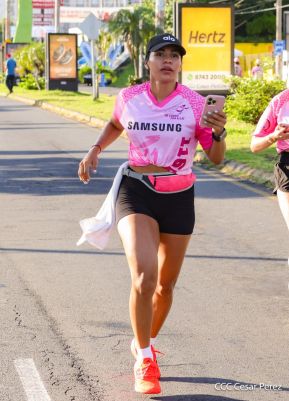 Caminata "Yo Corro por Ellas", por la prevención y lucha contra el cáncer de mama