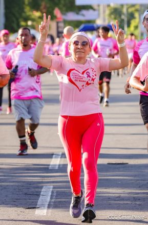  Caminata "Yo Corro por Ellas", por la prevención y lucha contra el cáncer de mama
