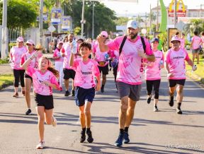  Caminata "Yo Corro por Ellas", por la prevención y lucha contra el cáncer de mama