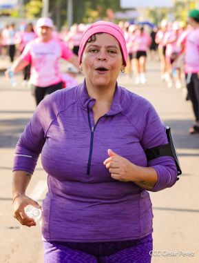  Caminata "Yo Corro por Ellas", por la prevención y lucha contra el cáncer de mama