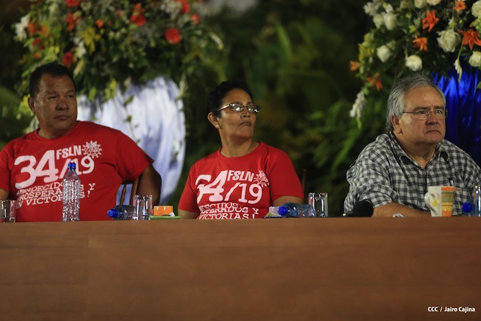 Daniel y Rosario celebran junto al pueblo el Día Internacional de los Trabajadores