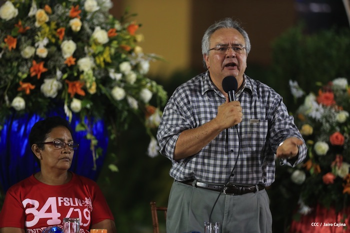 Daniel y Rosario celebran junto al pueblo el Día Internacional de los Trabajadores