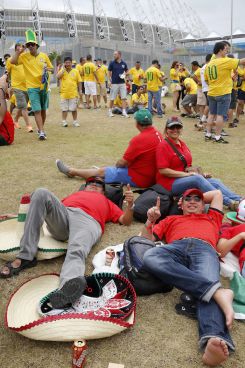 Brasil 2014: Seguidores de Brasil y México esperan encuentro