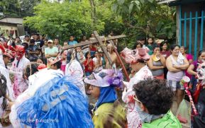Cultura Nacional: Familias de Masaya participan del Tradicional Torovenado de Monimbó