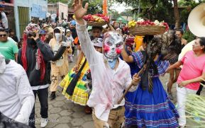 Cultura Nacional: Familias de Masaya participan del Tradicional Torovenado de Monimbó