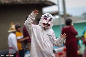 Cultura Nacional: Familias de Masaya participan del Tradicional Torovenado de Monimbó