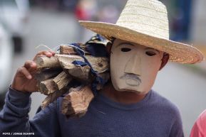 Cultura Nacional: Familias de Masaya participan del Tradicional Torovenado de Monimbó