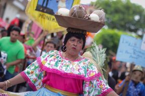Cultura Nacional: Familias de Masaya participan del Tradicional Torovenado de Monimbó
