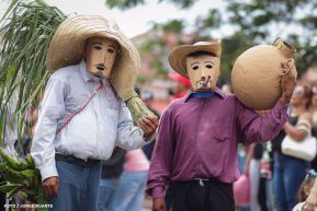 Cultura Nacional: Familias de Masaya participan del Tradicional Torovenado de Monimbó