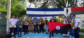 Familias nicaragüenses visitan a sus files difuntos en los distintos cementerios del país