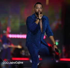 Nicaragüenses cierran ciclos con Aventura