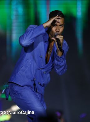 Nicaragüenses cierran ciclos con Aventura