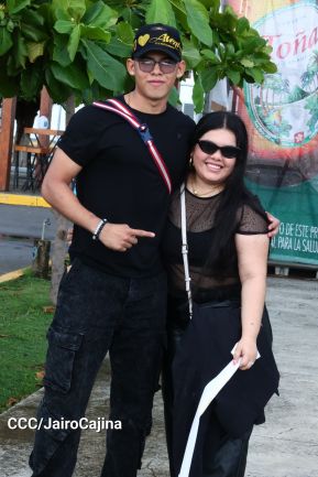 Nicaragüenses cierran ciclos con Aventura