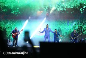 Nicaragüenses cierran ciclos con Aventura