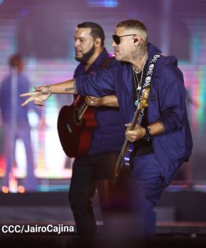 Nicaragüenses cierran ciclos con Aventura