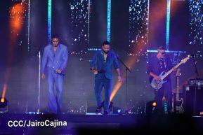 Nicaragüenses cierran ciclos con Aventura