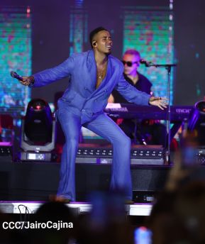 Nicaragüenses cierran ciclos con Aventura