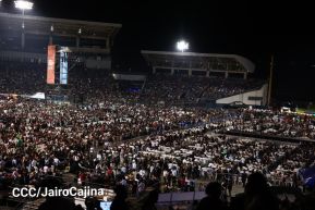 Nicaragüenses cierran ciclos con Aventura