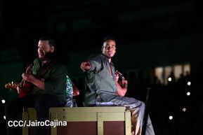 Nicaragüenses cierran ciclos con Aventura