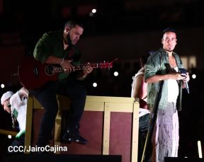 Nicaragüenses cierran ciclos con Aventura