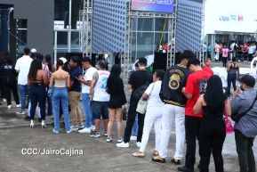 Nicaragüenses cierran ciclos con Aventura