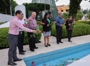 Nicaragüenses rinden homenaje al Comandante Carlos Fonseca a 48 años de su tránsito a la inmortalidad