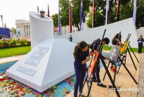 Nicaragüenses rinden homenaje al Comandante Carlos Fonseca a 48 años de su tránsito a la inmortalidad