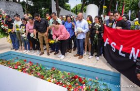 Nicaragüenses rinden homenaje al Comandante Carlos Fonseca a 48 años de su tránsito a la inmortalidad