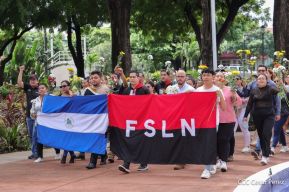 Nicaragüenses rinden homenaje al Comandante Carlos Fonseca a 48 años de su tránsito a la inmortalidad