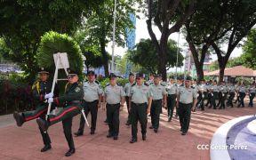 Nicaragüenses rinden homenaje al Comandante Carlos Fonseca a 48 años de su tránsito a la inmortalidad
