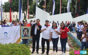 Nicaragüenses rinden homenaje al Comandante Carlos Fonseca a 48 años de su tránsito a la inmortalidad