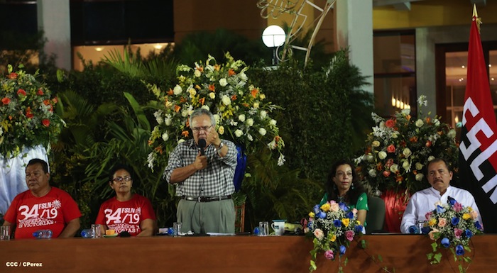 Daniel y Rosario celebran junto al pueblo el Día Internacional de los Trabajadores