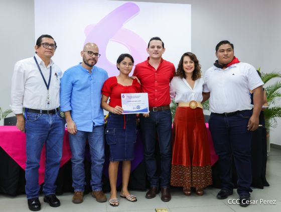 Estudiantes que realizaron prácticas en Medios del Poder Ciudadano reciben reconocimientos