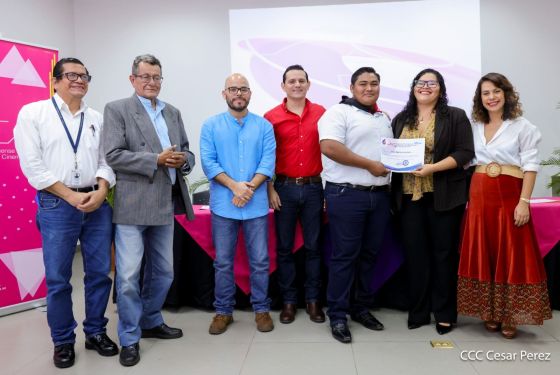 Estudiantes que realizaron prácticas en Medios del Poder Ciudadano reciben reconocimientos