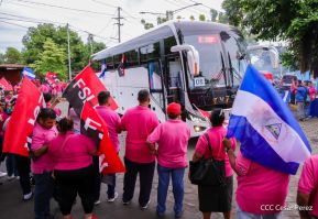 Flota de buses chinos para mejorar el transporte público de la Costa Caribe y el Pacífico